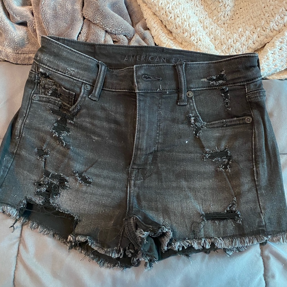 AMERICAN EAGLE BLACK SHORTS
